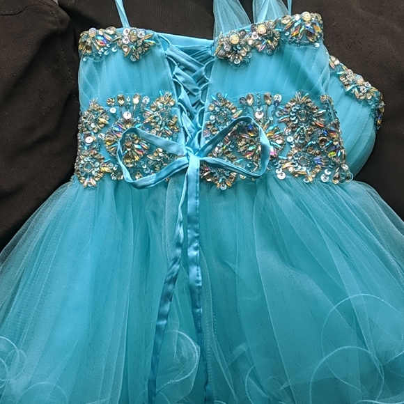 Dress - Picture 3 of 3